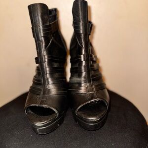 BCBG MAXAZRIA OPEN TOED BOOTS